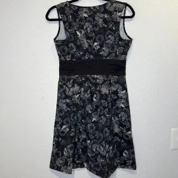 Patagonia Worn Wear Women's Margot Dress size Medium - Picture 2 of 4